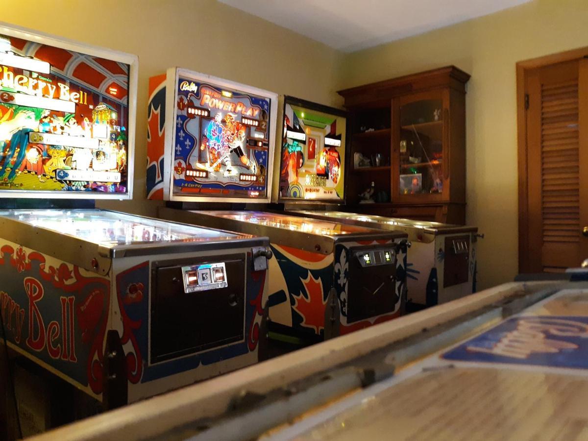 Quiet, Clean House W/ Steel Balls Bed & Breakfast Richmond Bagian luar foto