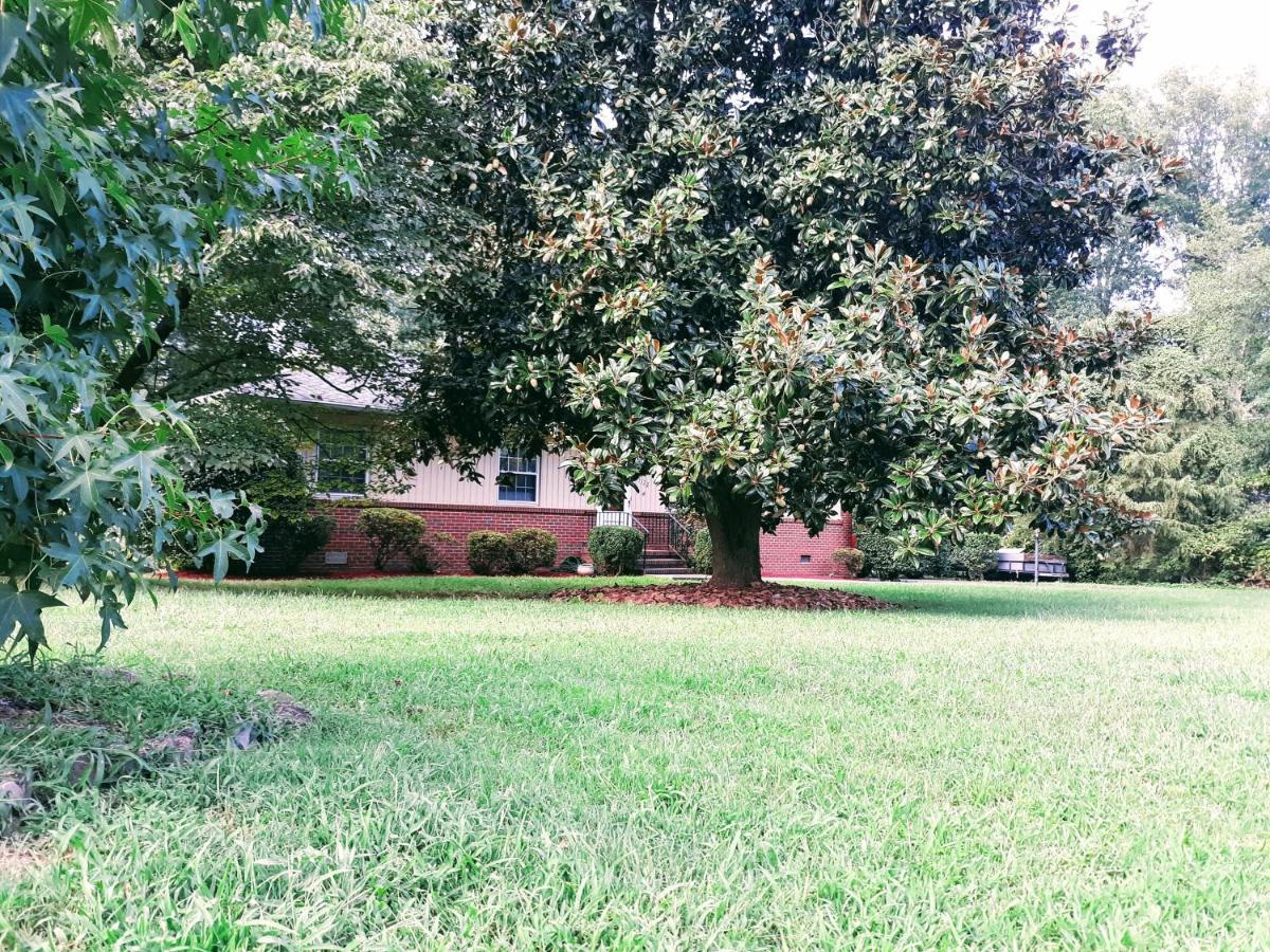 Quiet, Clean House W/ Steel Balls Bed & Breakfast Richmond Bagian luar foto