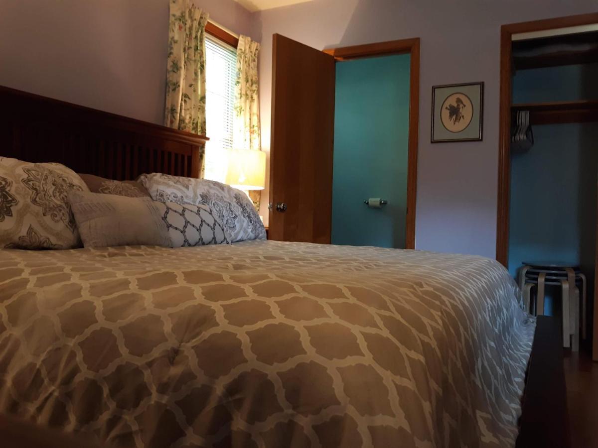 Quiet, Clean House W/ Steel Balls Bed & Breakfast Richmond Bagian luar foto