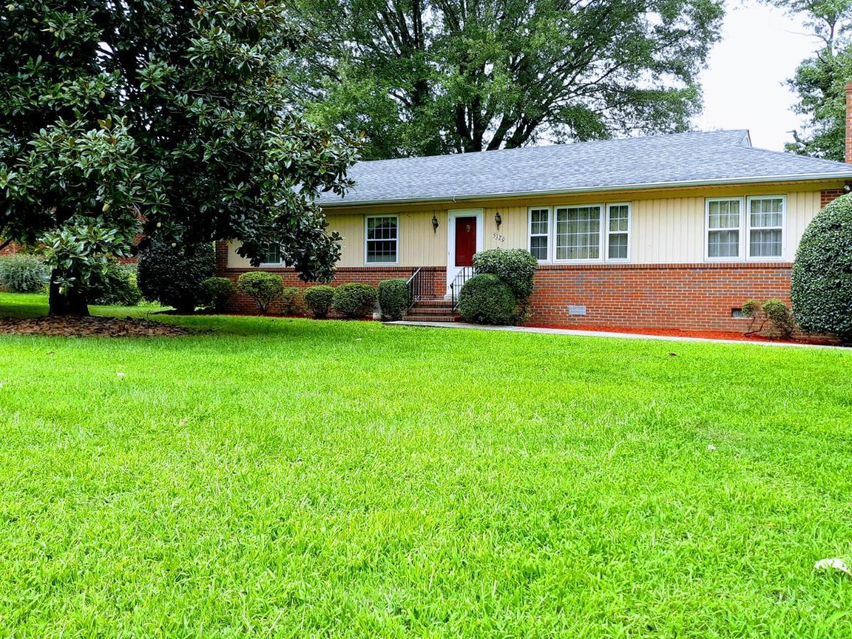 Quiet, Clean House W/ Steel Balls Bed & Breakfast Richmond Bagian luar foto